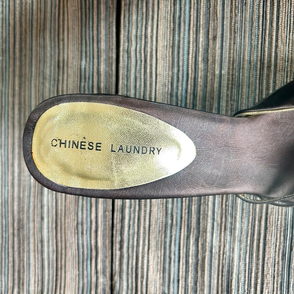 Chinese Laundry Brown Satin Peep Toe Heels with a Bow and Crystal Detail 9.5 - Picture 6 of 7